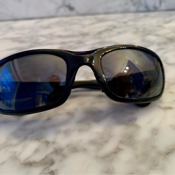 Maui Jim MJ 103-02 Stingray Black Wrap Sunglasses C102 - Picture 1 of 16